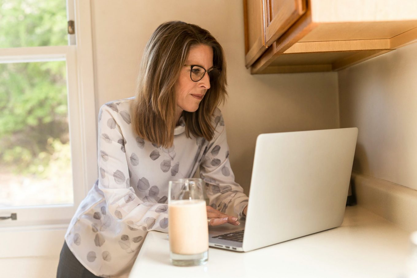 Top 8 sites om oudere vrouwen te daten!